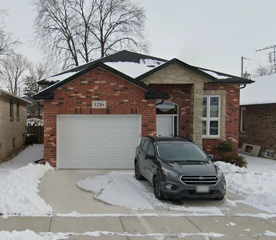 1216 Fairview Blvd